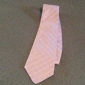 Beautiful Lilac Shade Tie 💯% Silk